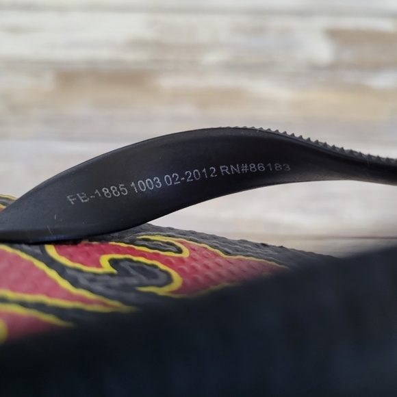 NWOT Toddler Boys Black & Orange Flame Print Flip Flops Thong Sandals Unbranded - Picture 4 of 7